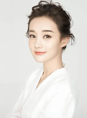 气质女星李一桐纯白系优雅写真图片