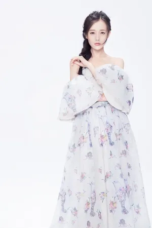 李一桐唯美养眼时尚写真高清图片_3