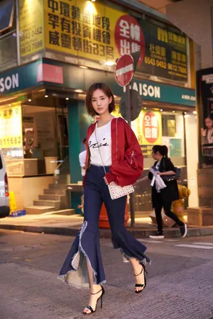 李一桐短发造型时尚街拍高清图片