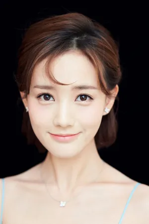 李一桐芭莎慈善夜长裙写真似仙女