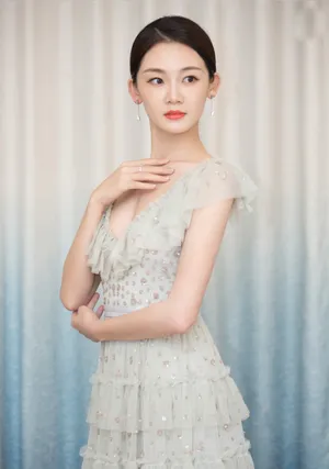 苗苗清新性感爆乳写真图片_2