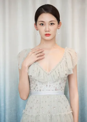 苗苗清新性感爆乳写真图片_3