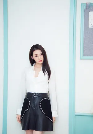 苗苗清新性感爆乳写真图片_4