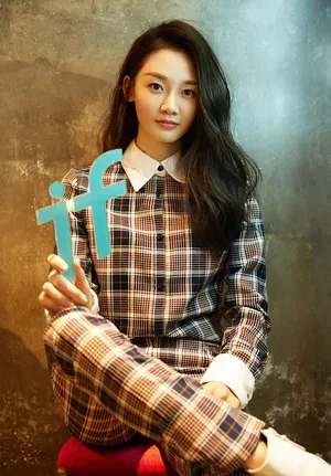 冯女郎苗苗最新时尚杂志写真高清图片_8