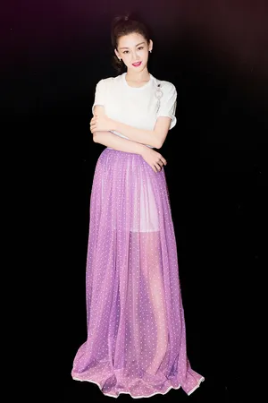 苗苗甜美纱裙出席活动写真图片_3