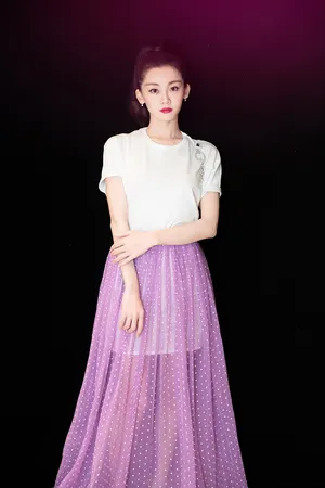 苗苗甜美纱裙出席活动写真图片_4