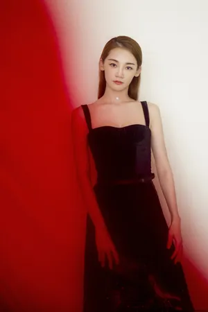 苗苗芭莎慈善夜礼服图片_5