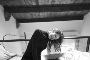 《芳华》女主苗苗黑白性感写真高清图片_6