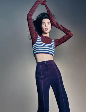 钟楚曦杂志封面性感硬照写真图片