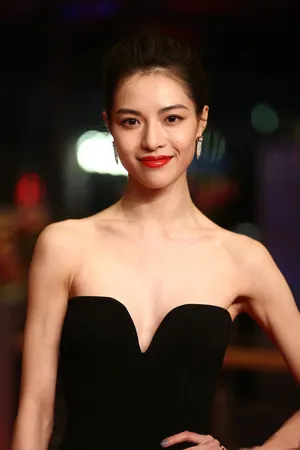 钟楚曦柏林电影节红毯图片