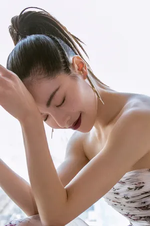 钟楚曦抹胸性感长裙写真图片_2