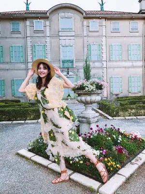 钟楚曦花园甜美街拍图片_6