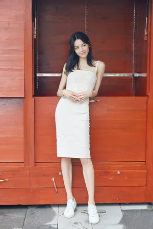 钟楚曦《芳华》发布会唯美迷人图片