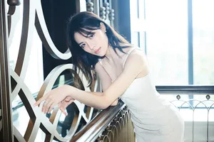 钟楚曦《芳华》发布会唯美迷人图片_2