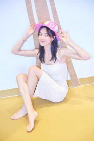 钟楚曦《芳华》发布会唯美迷人图片_5