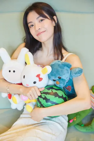 钟楚曦《芳华》发布会唯美迷人图片_7