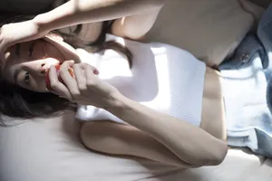 钟楚曦慵懒性感居家写真图片_3