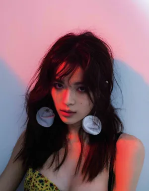 钟楚曦魅惑时尚杂志写真图片