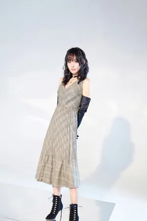 张嘉倪清新优雅时尚写真图片_3