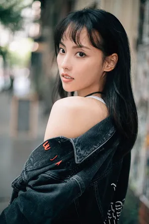 张嘉倪最新性感时尚街拍高清图片