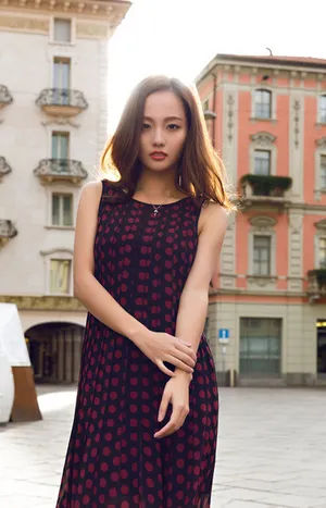 时尚辣妈张嘉倪活力街拍高清图片_4