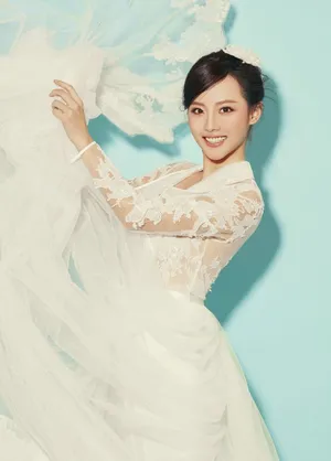 张嘉倪唯美性感婚纱写真高清图片_5