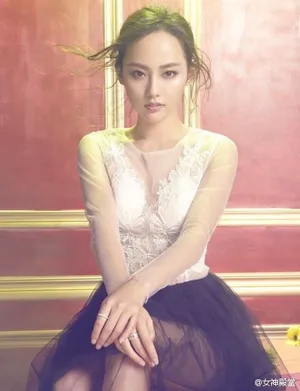 张嘉倪时尚妩媚写真性感撩人