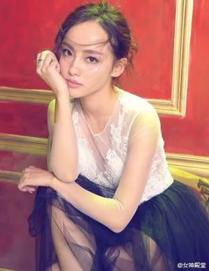 张嘉倪时尚妩媚写真性感撩人_2