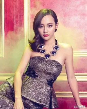 张嘉倪时尚妩媚写真性感撩人_7