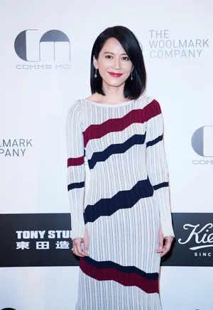 俞飞鸿针织连衣裙光彩气质图片