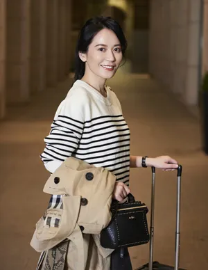 俞飞鸿青春活力机场街拍图片