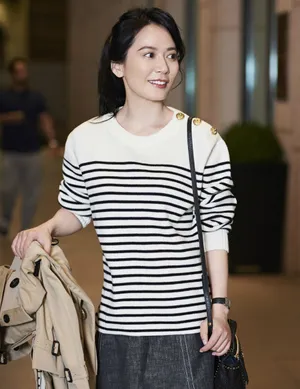 俞飞鸿青春活力机场街拍图片