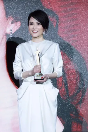 俞飞鸿白色连衣裙亮相活动图片_5