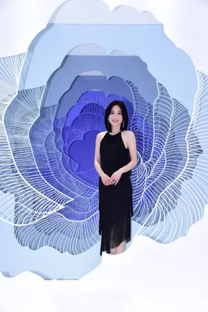 俞飞鸿流苏裙光彩照人写真图片