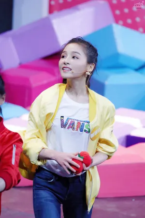 曾艳芬东方卫视跨年演唱会现场图片_2