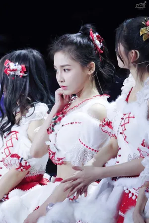 曾艳芬东方卫视跨年演唱会现场图片_5