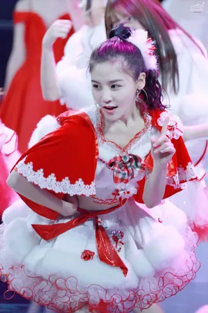 曾艳芬东方卫视跨年演唱会现场图片_6