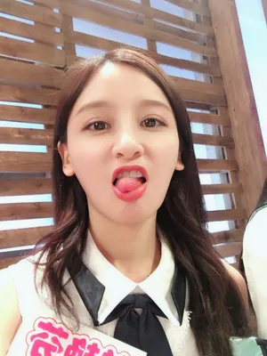 曾艳芬微博嘟嘴甜美自拍图片_3