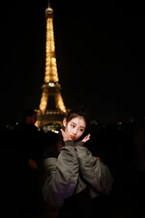 祝绪丹巴黎夜景微博美照高清图片