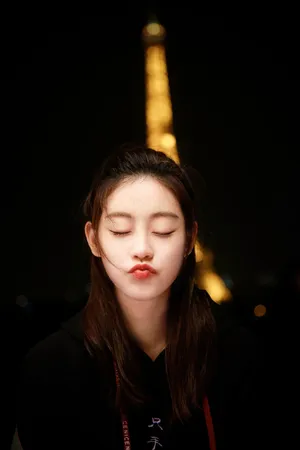 祝绪丹巴黎夜景微博美照高清图片_1