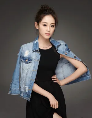 祝绪丹甜美清新丸子头写真高清图片
