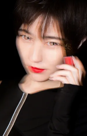 焦俊艳美艳红唇活动照图片_4