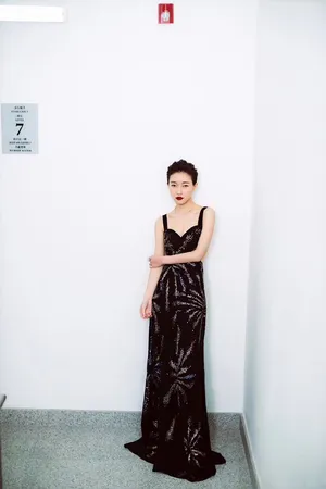 焦俊艳烈焰红唇性感活动照图片_3