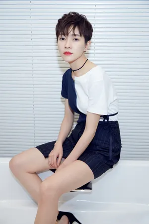 焦俊艳高清迷人图片_11