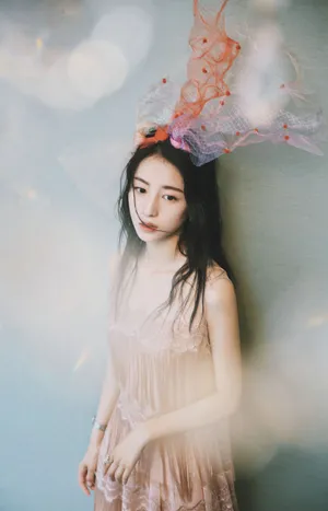周雨彤清新灵动活动写真图片_2