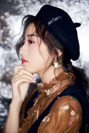 周雨彤唯美养眼复古风活动照高清图片_2