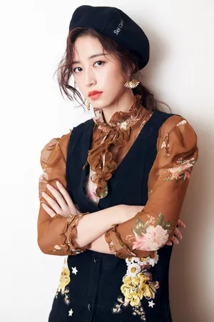 周雨彤唯美养眼复古风活动照高清图片_4