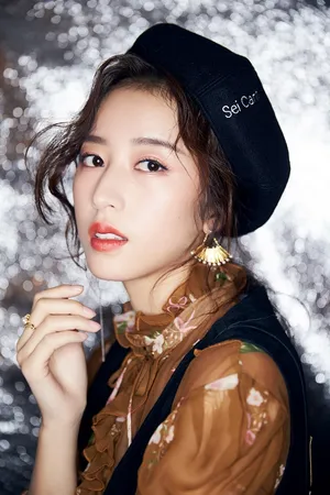 周雨彤唯美养眼复古风活动照高清图片_6
