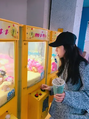 周雨彤时尚甜美街拍图片_3