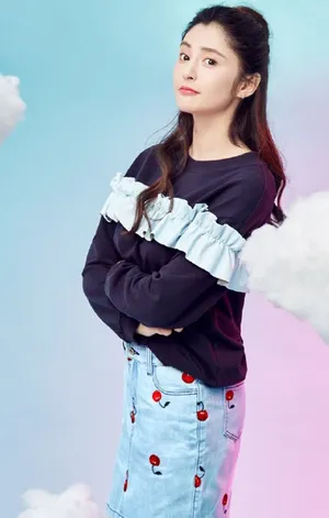李心艾清新甜美时尚写真高清图片_4